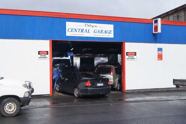 Dilgers Central Garage front store 2
